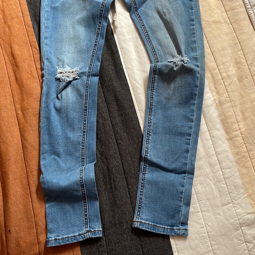 Used waist adjustable - Picture 2 of 3